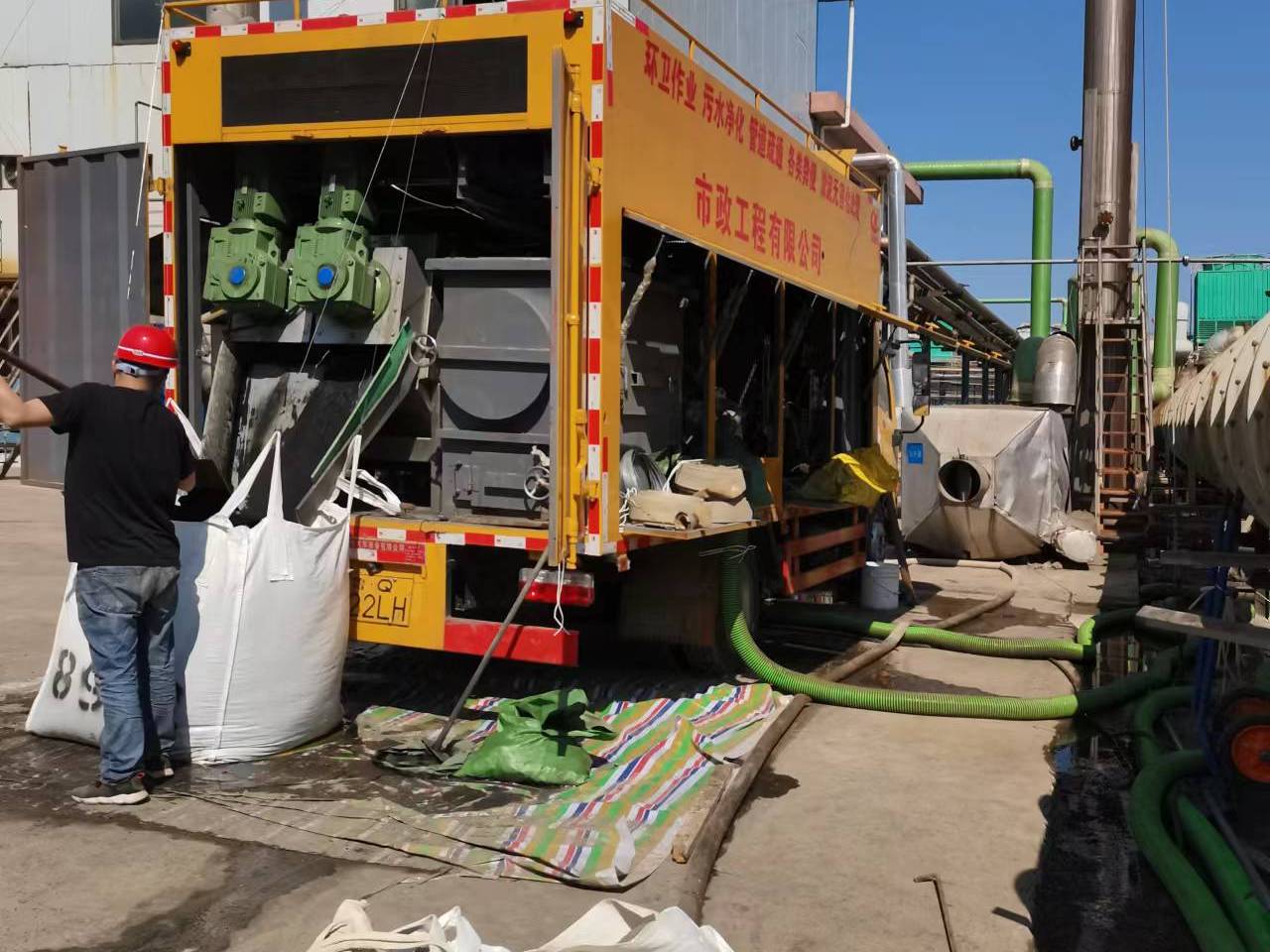 达尔罕茂明安联合淤泥压干处理