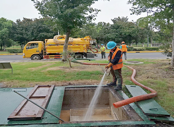 达尔罕茂明安联合化油池清理