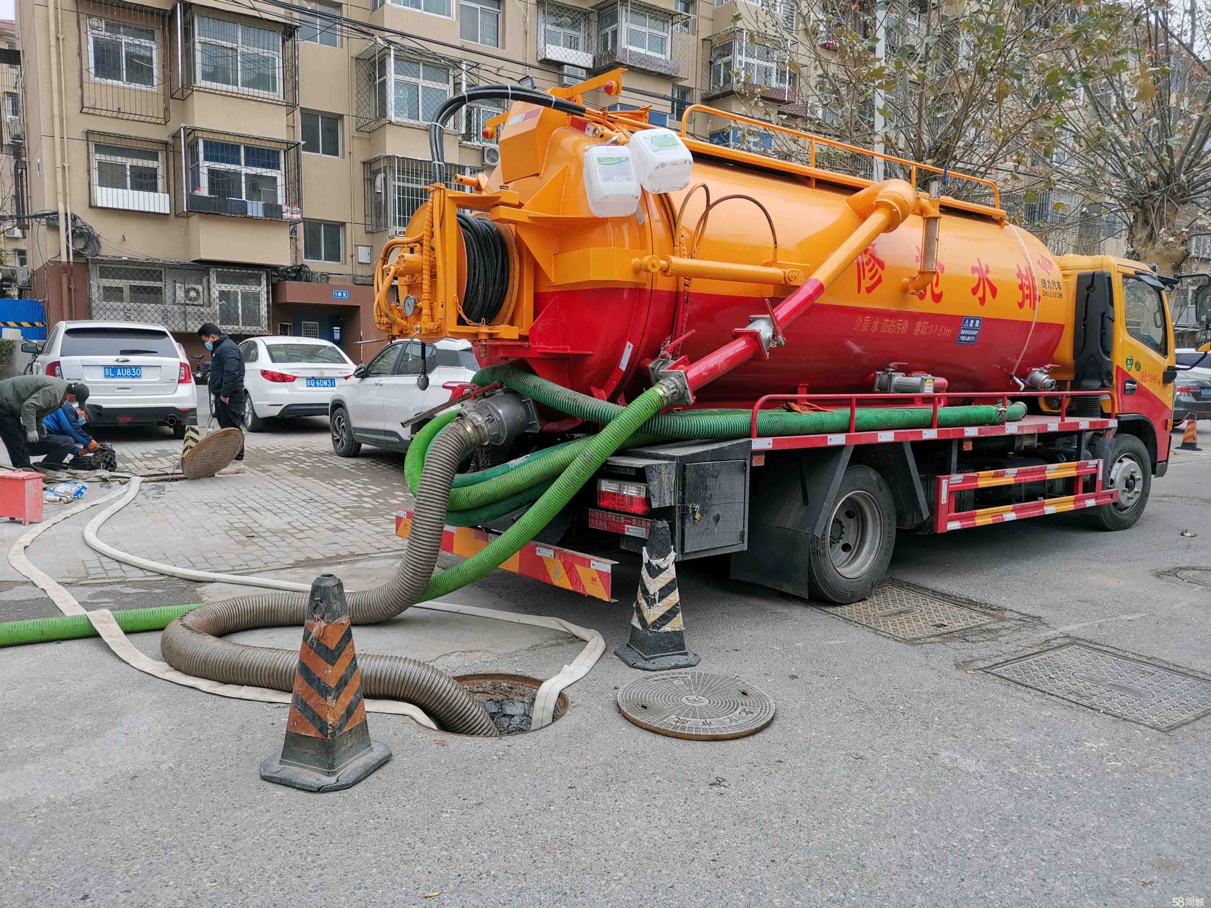 达尔罕茂明安联合抽粪吸污