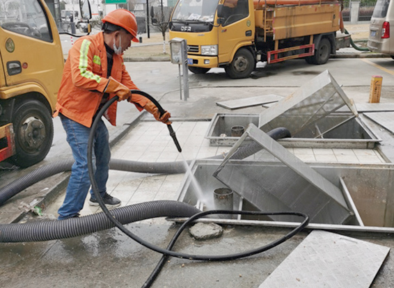 达尔罕茂明安联合隔油池清理